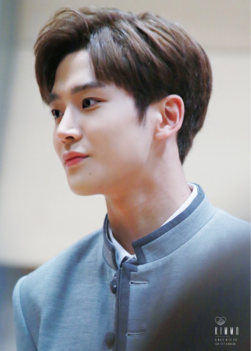 kimmo_rw's tweet photo. 170805 도쿄 미니라이브 HQ
#김석우 #로운 #서꾸얌 #SF9 #에스에프나인 #ロウン
 @SF9official https://t.co/4gbJszzrwA