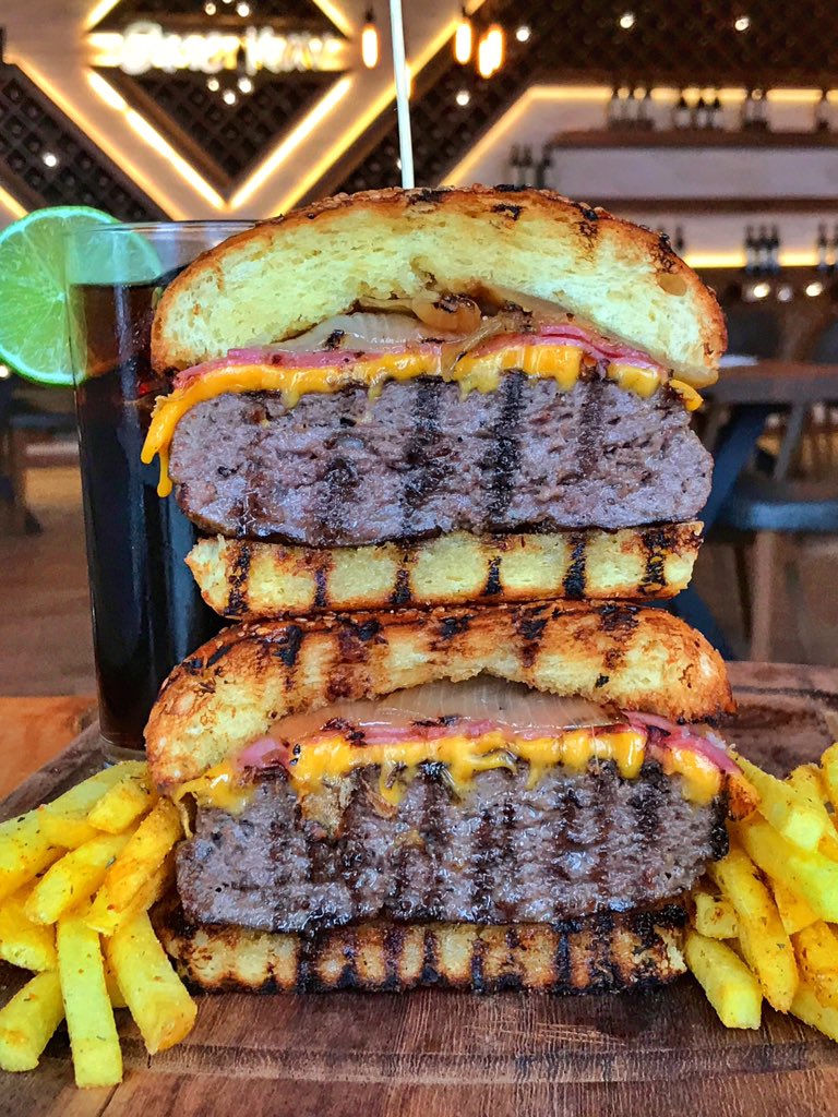 Masalarımızdan doymadan kalkmak imkansız 😍🍔 #onesteakhouse #beylikduzu