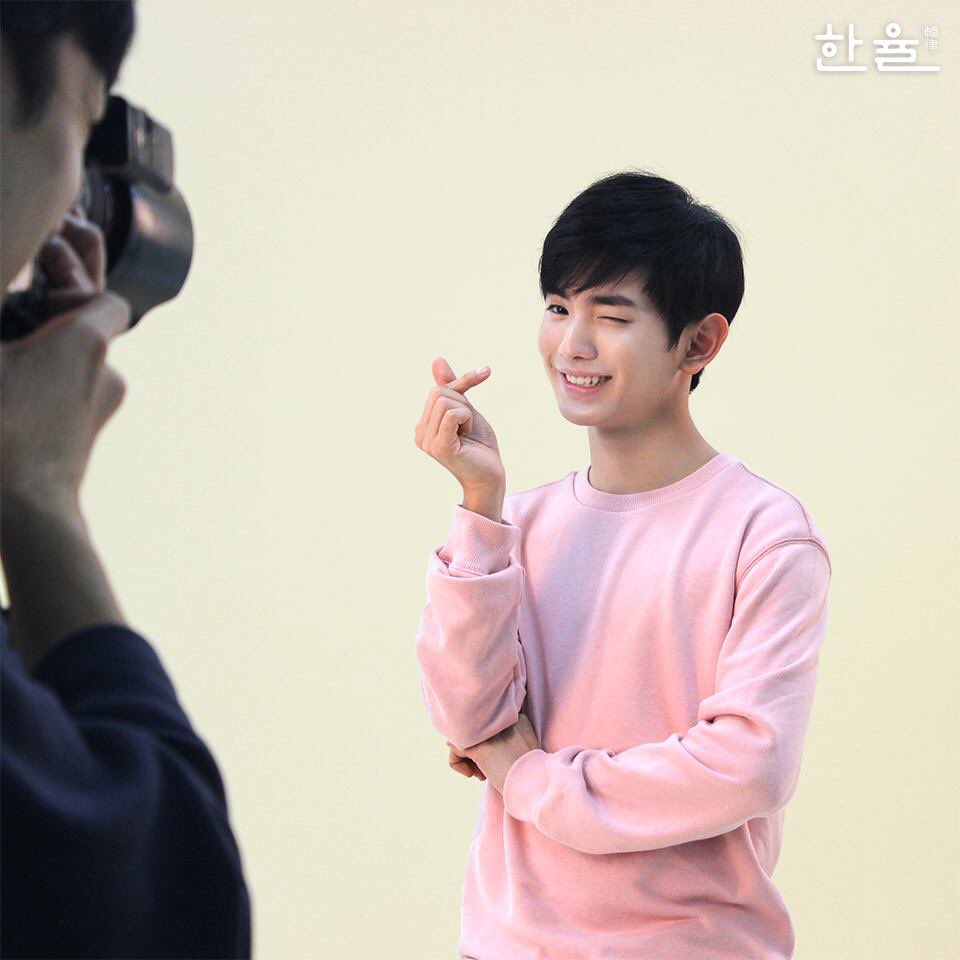 euiwoong_gall's tweet photo. 한율 충성충성충성~!~!~~!!!!
https://t.co/Uu9I90trn8 https://t.co/V3ae92LLD3