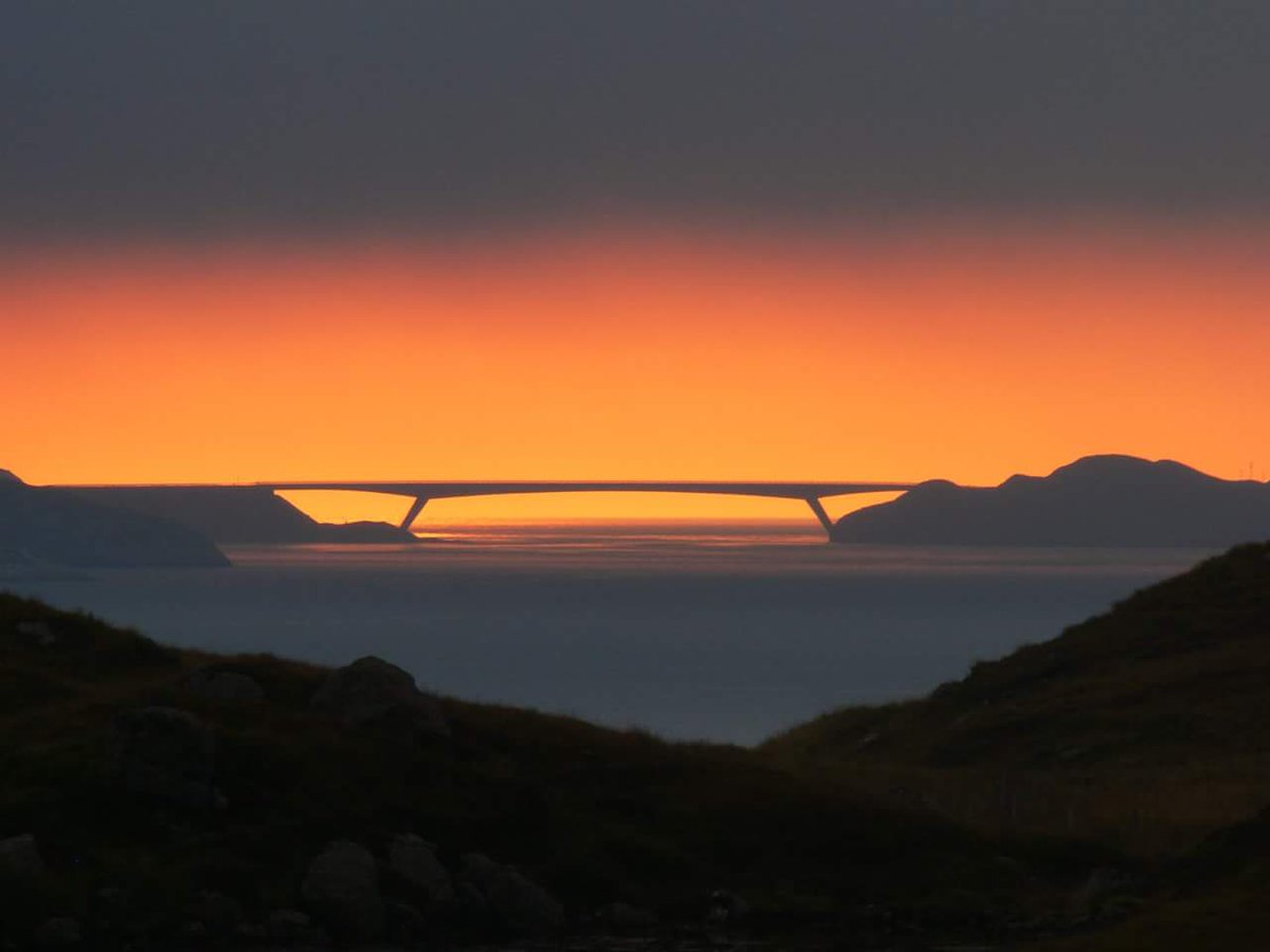 scalpach's tweet photo. A lot of talk about a big new bridge at the moment. This is my favourite structure #Scalpay #Harris #Hebrides #drochaid #Gaidhlig https://t.co/CzblkIqRRN