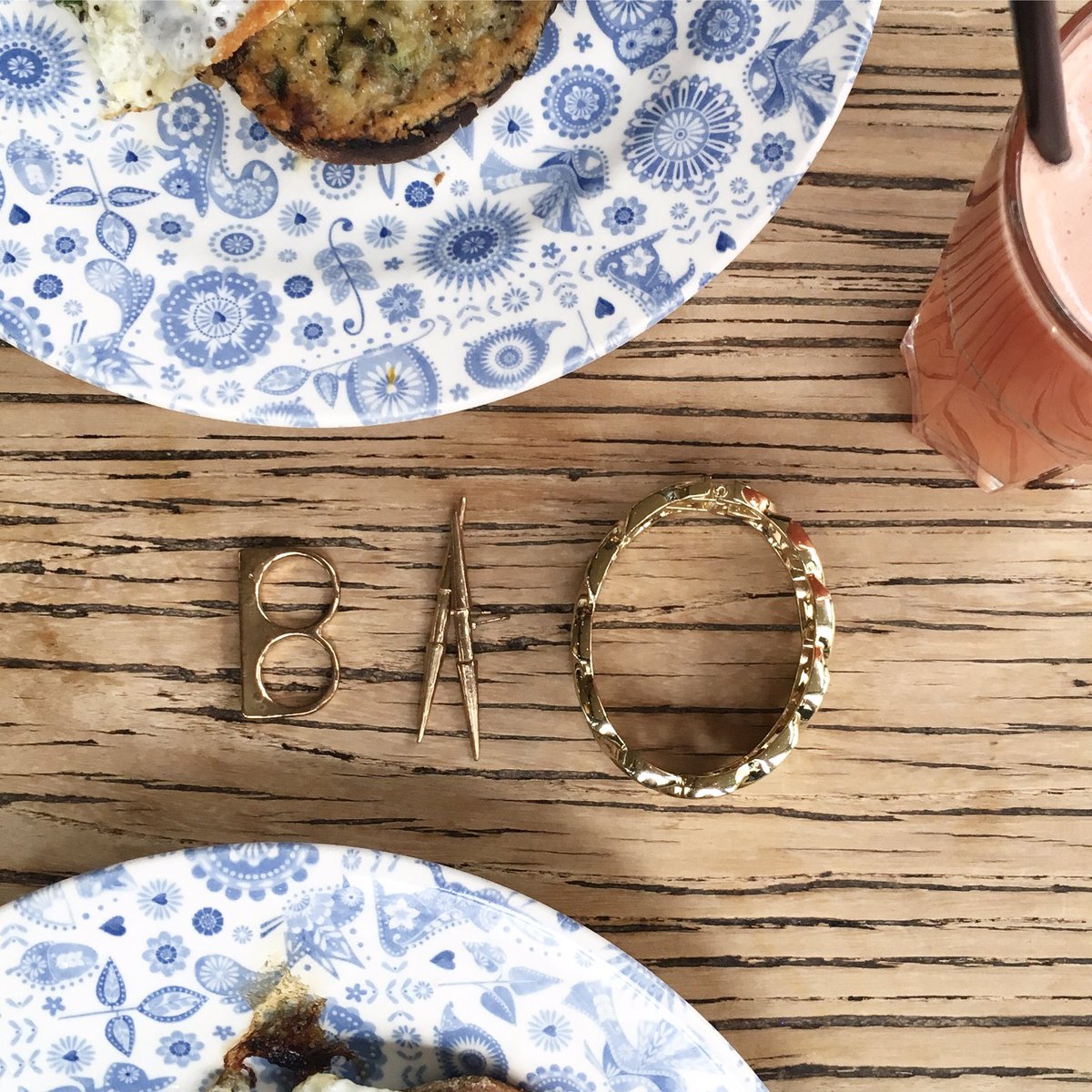 Lavitique's tweet photo. | Start your day right by picking your #essentials; #Lavitique #jewellery then #breakfast | #shopnow: https://t.co/ShcJK2Du4F https://t.co/rp9AHdVOB0