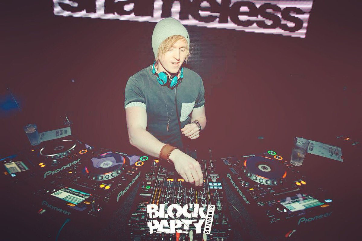 ShamelessAus's tweet photo. Main Rooming it! #BlockParty https://t.co/Y6VXOXTDsT