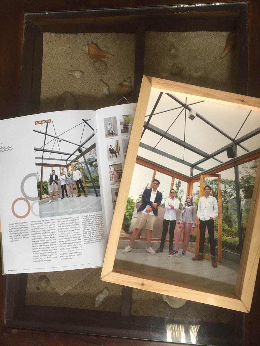 approduksi's tweet photo. Packaging buku tahunan sekolah https://t.co/vG86IURwyf https://t.co/IHcwW6GgLf