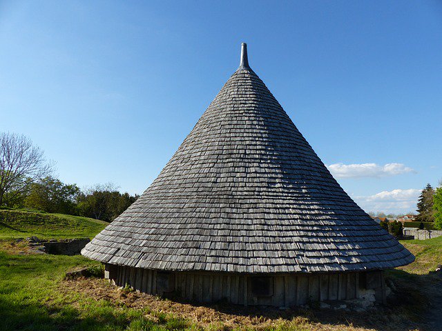 wood_create's tweet photo. Photo By Resolingaire | Pixabay
#tavaillon #roofing #tile #architecture #architecturelovers #architectureporn #architecturephotography https://t.co/BcYFnaukrw