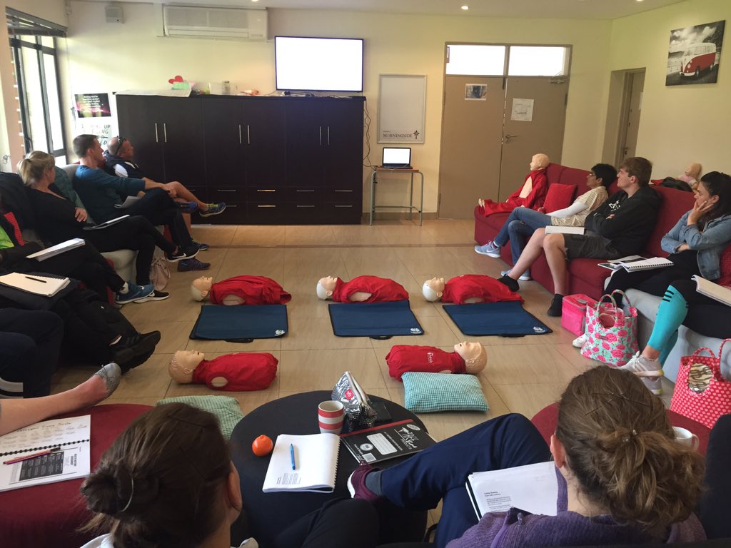 epicEMC's tweet photo. CPR is serious #AIEM #SIMCPR @SkepticMedicZA https://t.co/9clycrR4dq