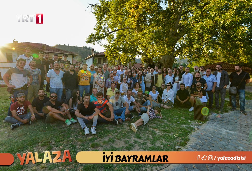 yalazadizisi's tweet photo. Her şeyin gönlünüzce olduğu huzurlu ve sağlıklı bayramlar dileriz. #Yalaza https://t.co/do3UyC7cJV