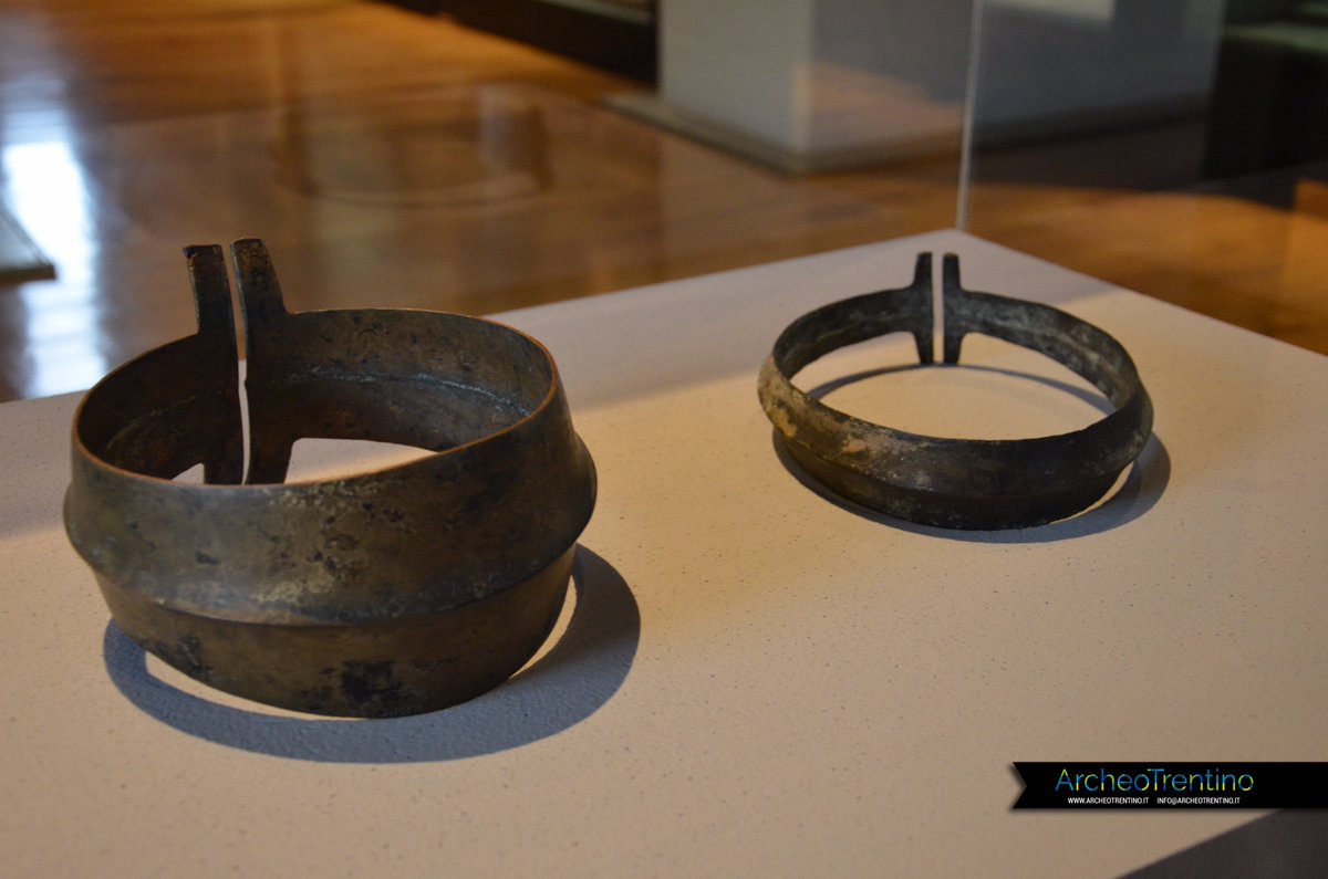 ArcheoTrentino's tweet photo. Il nostro #repertodelmercoledì sono i due diademi in bronzo rivenuti durante gli scavi al sito palafitticolo #UNESCO di #MolinadiLedro https://t.co/ecZyiWMvgL
