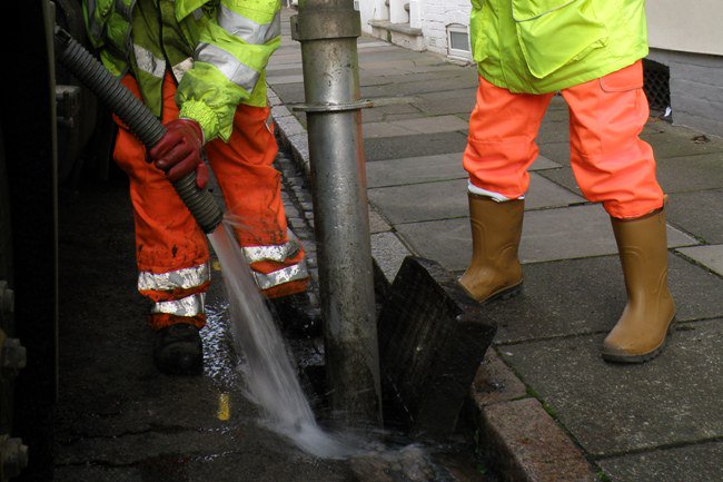 esccroads's tweet photo. Today our drainage teams are visiting Eastbourne, Bexhill, Lewes, Battle, Hadlow Down, and Kingston. https://t.co/iXl2RbIUyH