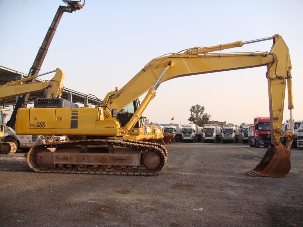 Zamzam_Auto_Co's tweet photo. #ZamzamAuto #Dubai #KOMATSU #EXCAVATOR #PC400-6 #2K06 #2006 #Trucks #Machines #Heavyequipment #Markets #Sale https://t.co/CzQd3hOJAD