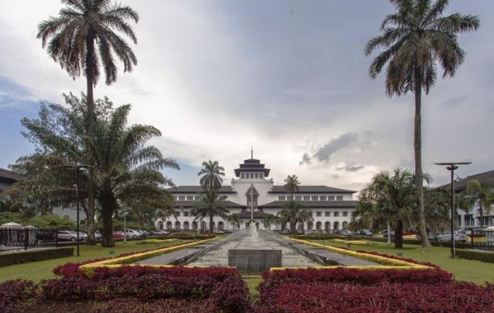 The enchantment of #Bandung has always melted people’s hearts
en.netralnews.com/news/business/…