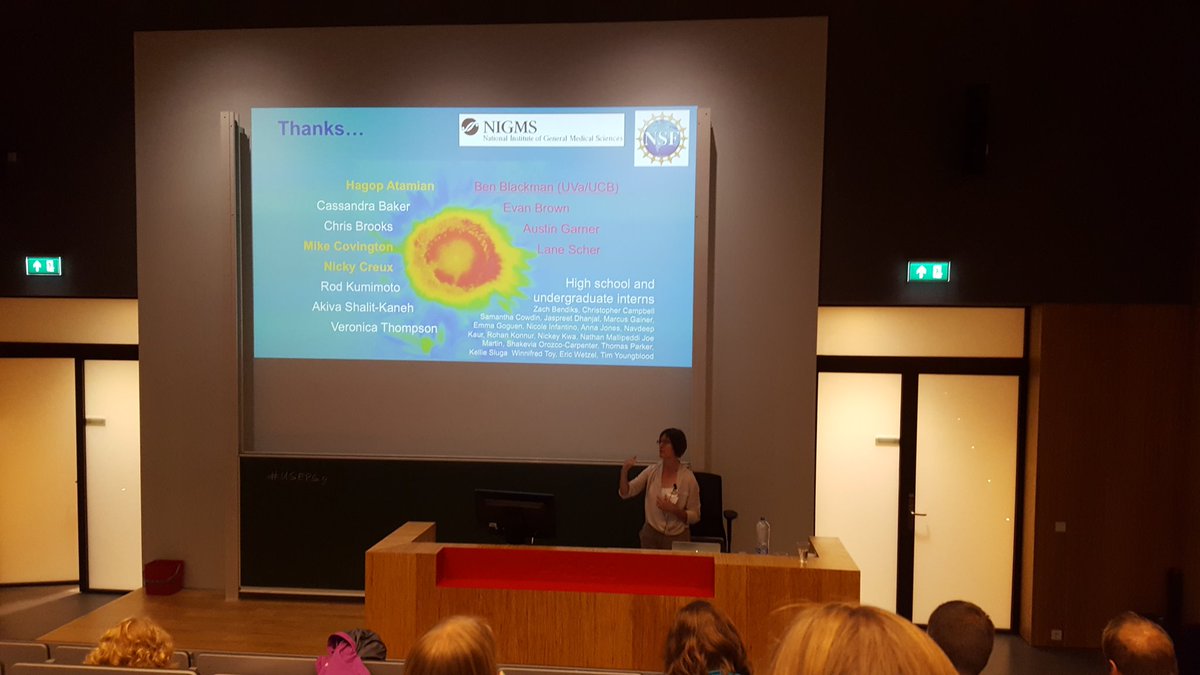 SjonHartman's tweet photo. Absolutely awesome talk by Stacey Harmer at #USEPS9. Sunflower plants anticipate dawn but flowers always face east to attract bees. https://t.co/Ve8og93F65