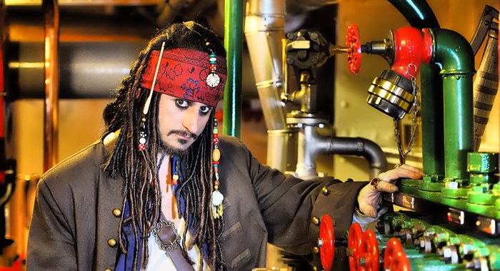 factsonacts's tweet photo. Jack Sparrow! Nu te boeken voor op uw evenementen, fotoshoots, kinderpartijtjes en (bedrijfs)feesten. @FantasEvenement https://t.co/KK6GhUWeve