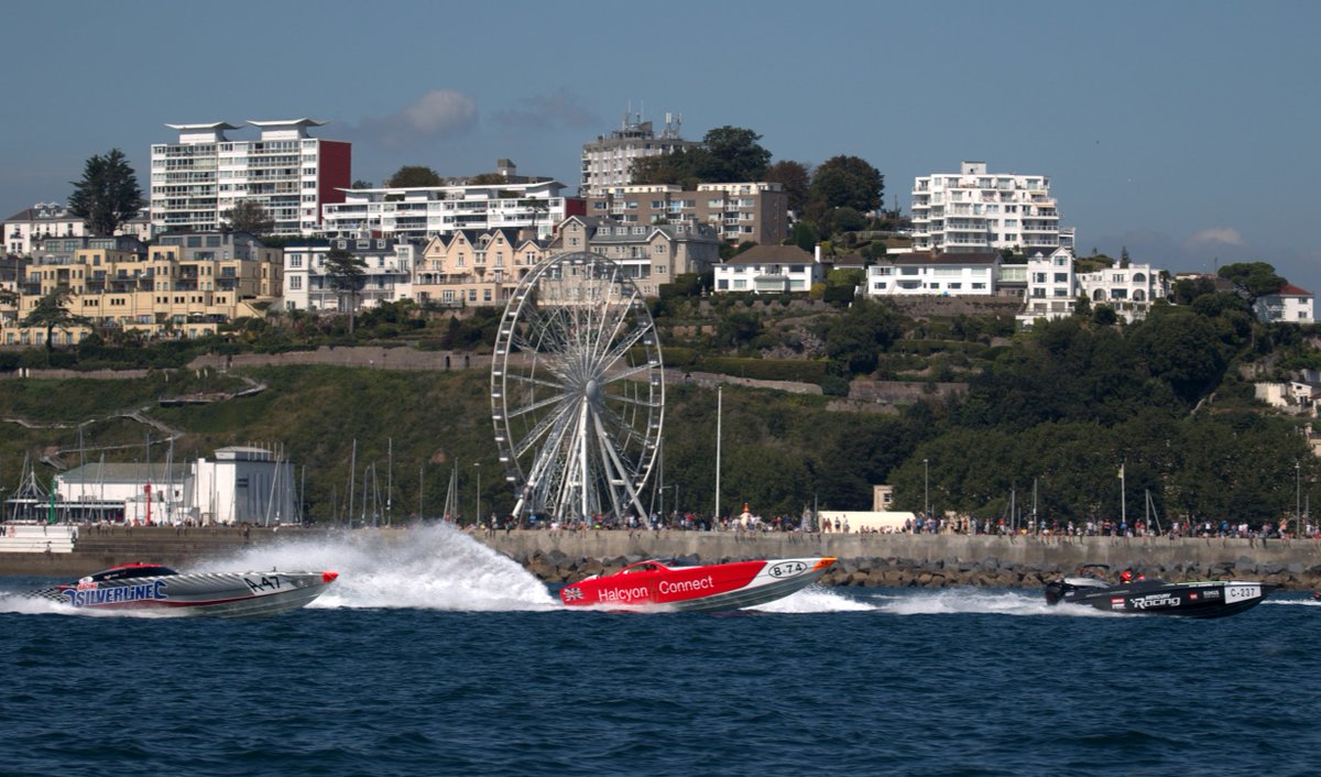 Cowes Torquay Cowes Powerboat Race Results and stunning images ilovesouthdevon.co.uk #torquay #cowes #poole #paignton #
