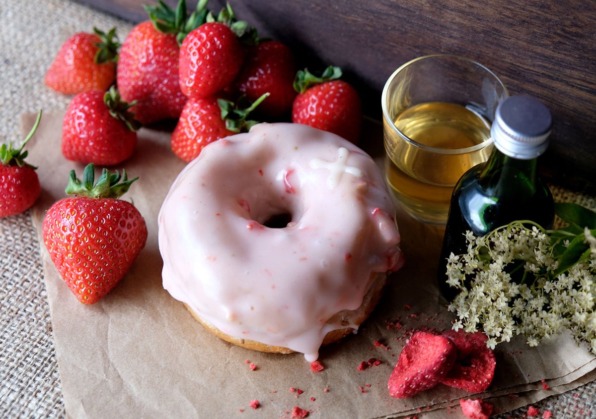 CrosstownLondon's tweet photo. We've got a brand new #vegan flavour dropping this Friday...strawberry sourdough with a strawberry &amp; elderflower glaze 🍓#WednesdayWisdom https://t.co/fmeDhZrhUr