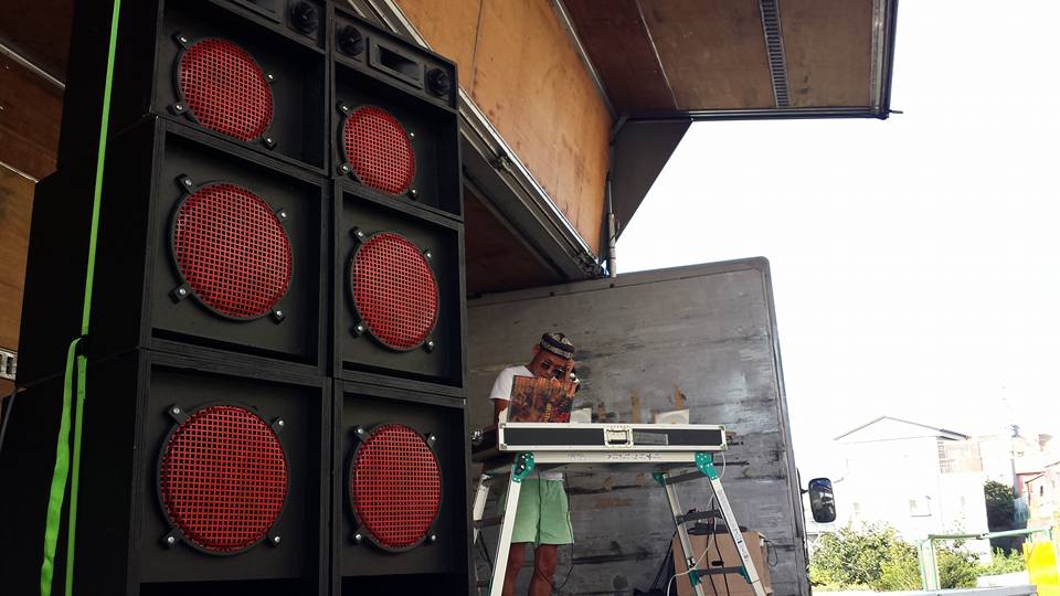 KAHEI072's tweet photo. 8.27 花火大会開催のため、規制が厳しいので、急遽場所とちびSound Systemに切り替えて、KAHEI FAMILYでBBQ &amp; reggae at.KAHEI
https://t.co/cBo2IzYttF …
#reggae
#soundsystem
#原点
#泉南 https://t.co/GFBZB2sOT5