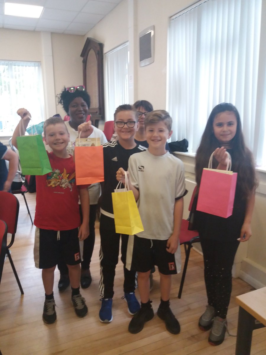 121cathmills's tweet photo. @gennyjones #backtoschool #funtime #confidence #queen #cwp #kidshavingfun #greatideaforthechildren #goodybag https://t.co/qyLirUj5cN