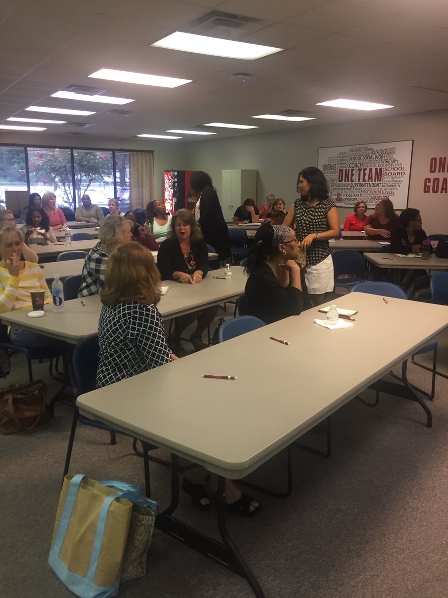CCSDSUBS's tweet photo. Great dialogue at the Subbing in a Special Needs Classroom and Behavior Management Training Class #CCSDSubsRock #LoveToLeadHere https://t.co/5j7sZLn3yg