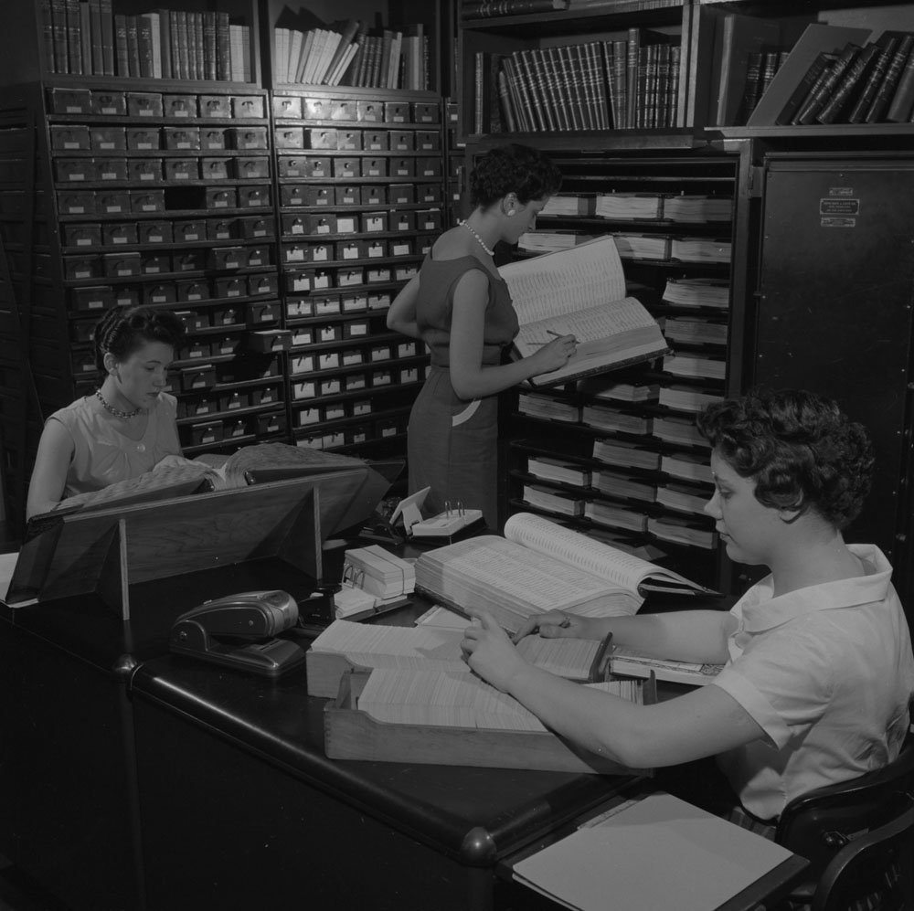 LibraryArchives's tweet photo. #Genealogy researchers: the 1921 census  is now available on our website! Over 9 million names to discover https://t.co/RGLtWQl2uR https://t.co/nz3QzowNRy