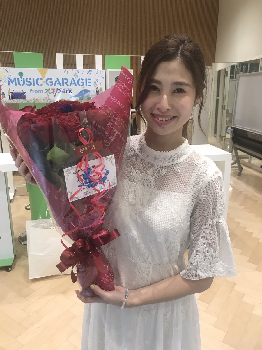 TOS_CMT's tweet photo. またひとつ、成長する時かなぁ。
大切な思い出と涙で絆は深まる。
おまどの歩んできた歳分の赤薔薇
おまどの輝く未来への一歩青薔薇
#MADOKA
#exCMT https://t.co/eF1TRJ3biS