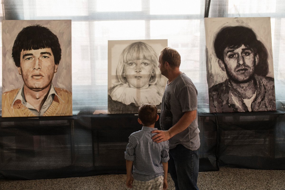 [PHOTOS] Z searches for the remains of his loved ones,killed 25 yrs ago in Bosnia&amp;Herzegovina #EnforcedDisappearance bit.ly/2wSriBm