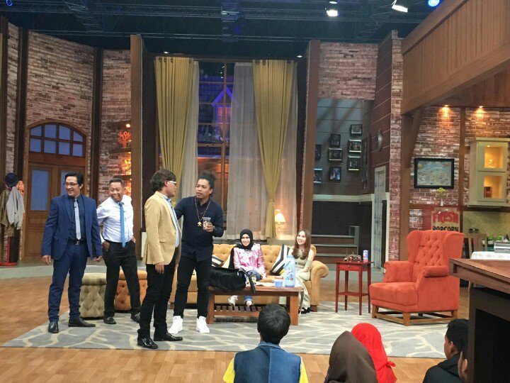 Hahaha Corp. tweet media