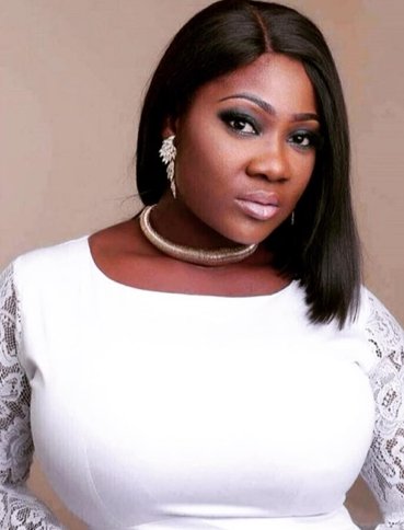 Nollywood Diva Mercy Johnson Marks 33rd Birthday
[join me in wishing her a happy birthday]:  