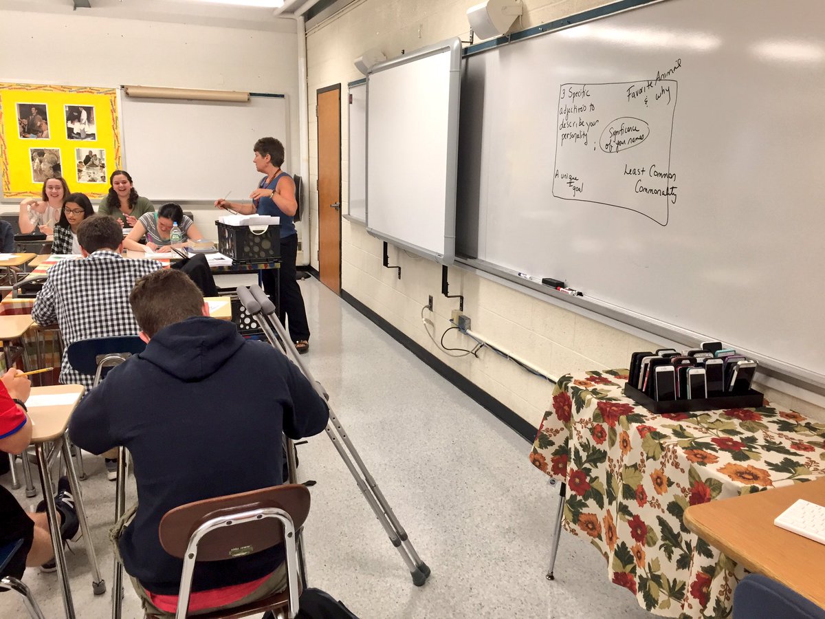SHS_Eagles's tweet photo. Phone 📱 park use off to a great start!  Freshmen English w/Ms. Novick-Carson &amp; Senior English w/Ms. Jolicoeur. #thankyou #eaglepride https://t.co/gSeA9DALnC