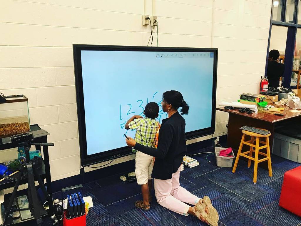 jellerlearning's tweet photo. Differentiated learning and @the.connected.classroom on @prometheanworld #activeboard with #screensketch at @sprin… https://t.co/fXT2sVEH3k https://t.co/HvRJJtJNRi