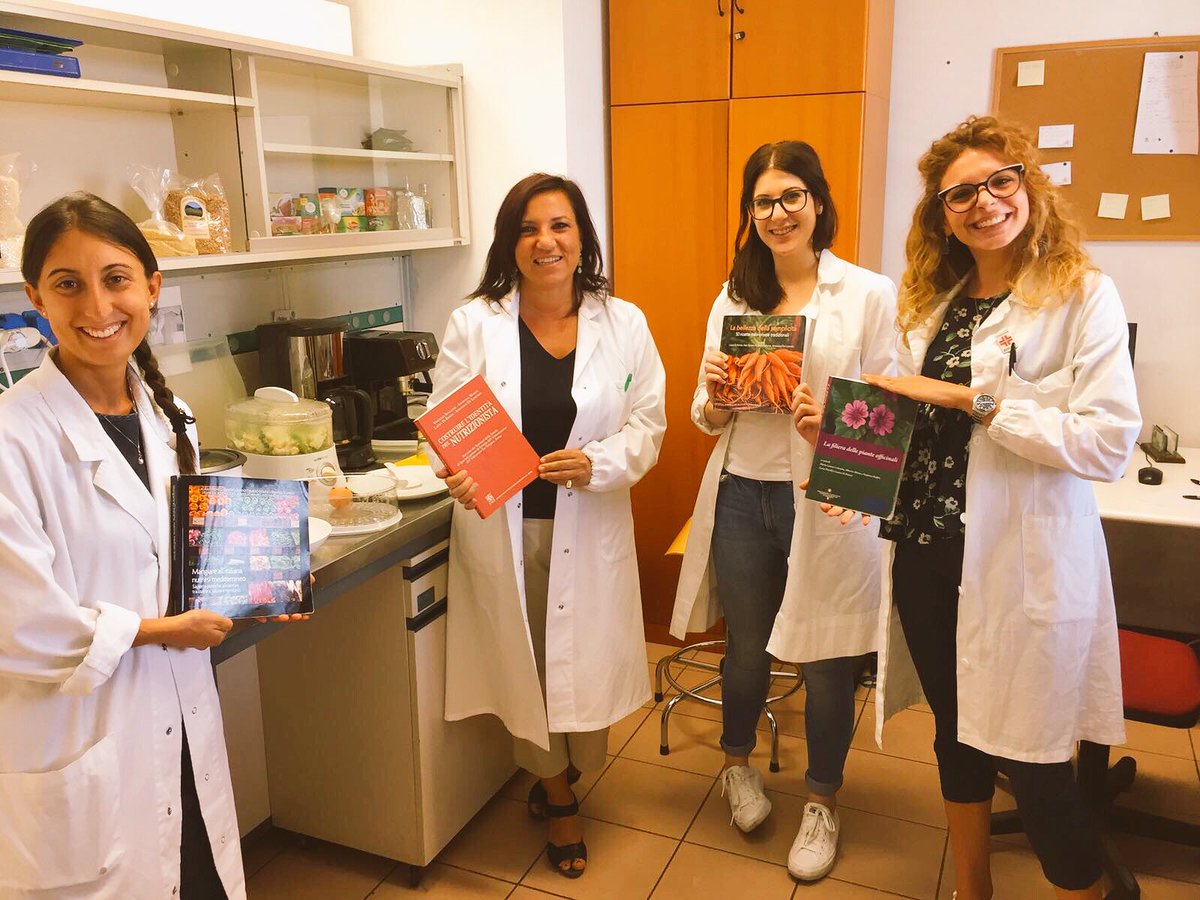 Prima lezione della scuola di specializzazione in Scienza dell'alimentazione <a href="/unitorvergata/">Università di Roma Tor Vergata</a>, cucina salutare!