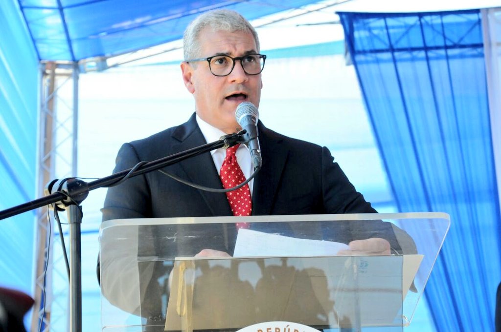 BelarminioR's tweet photo. Gobierno activo en el Sur. Gonzalo Castillo dijo: "semana próxima iniciaremos construcción apartamentos y asfaltado calles en Barahona" https://t.co/OtdNrQhxAE