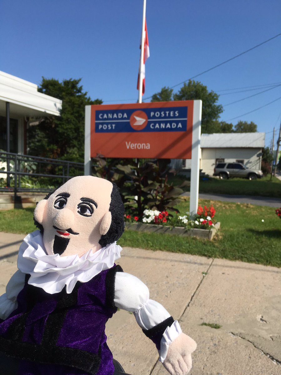 SNColour's tweet photo. The Bard is inspired to write a story about a lost letter #infairVerona https://t.co/7EWs3gYlYi