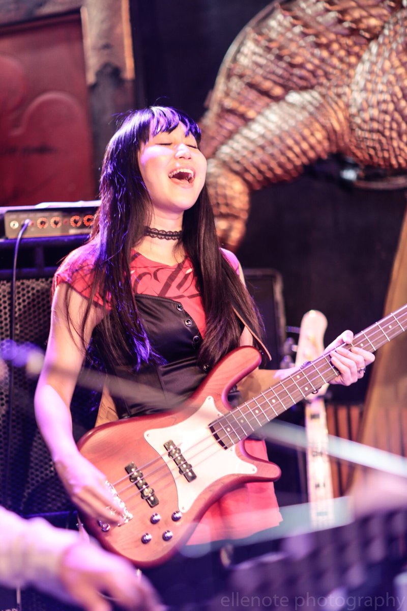 Natsukibass's tweet photo. 昨日、warwick streamer cv4を使っているベーシストさんに出会い話せて嬉しかったです。まさにこんな顔です

#warwick #streamercv4 
photo by #ellenotephotography https://t.co/SRw8HinpP5