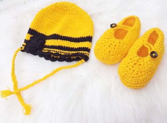 HandmadeNg's tweet photo. How better to dress your #sunshine than in yellow bumble beanie & booties? :) Get this adorable #newbornset #baby > https://t.co/Y0I3Rk3KFe https://t.co/AqfOSwuGgq