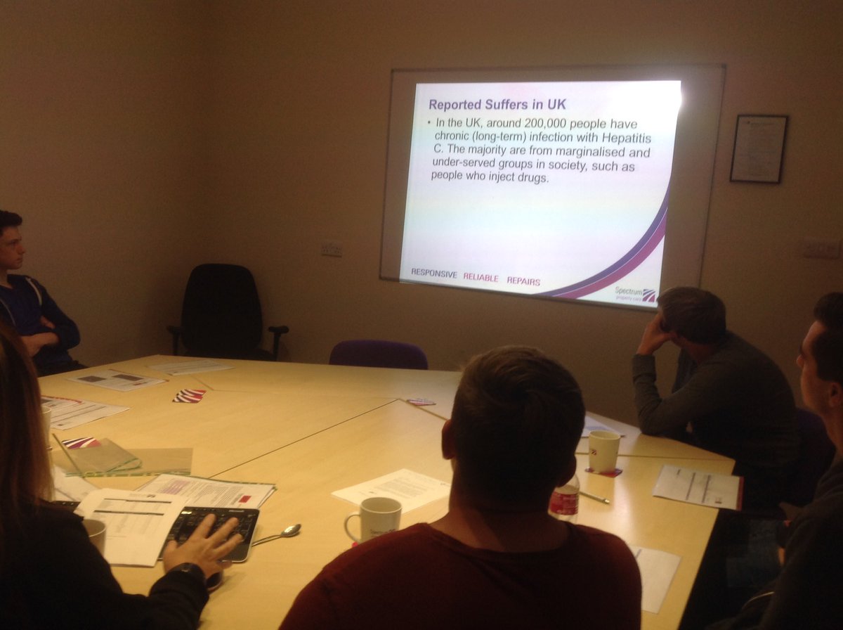 jo_billinghurst's tweet photo. @PropertyCareSPC new apprentices engrossed in H&amp;S 8 new budding stars https://t.co/oXUYAwkyux