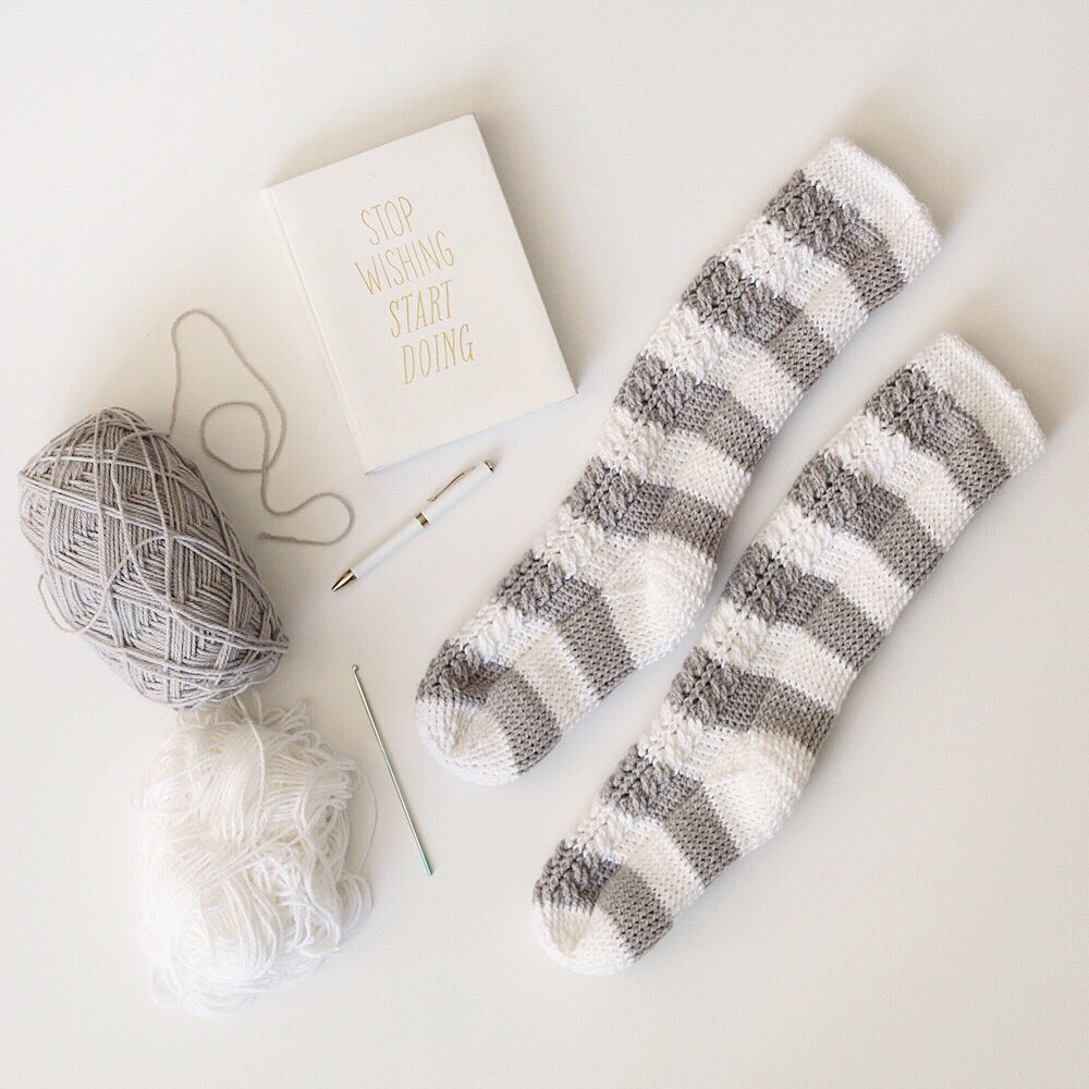 LakesideLoops's tweet photo. Cozy #crocheted socks are a staple for me in the #Fall! Pattern>https://t.co/Y1eLwDMC1R #crochet #YarnAddict #crochetpattern https://t.co/KDk3u70a7d