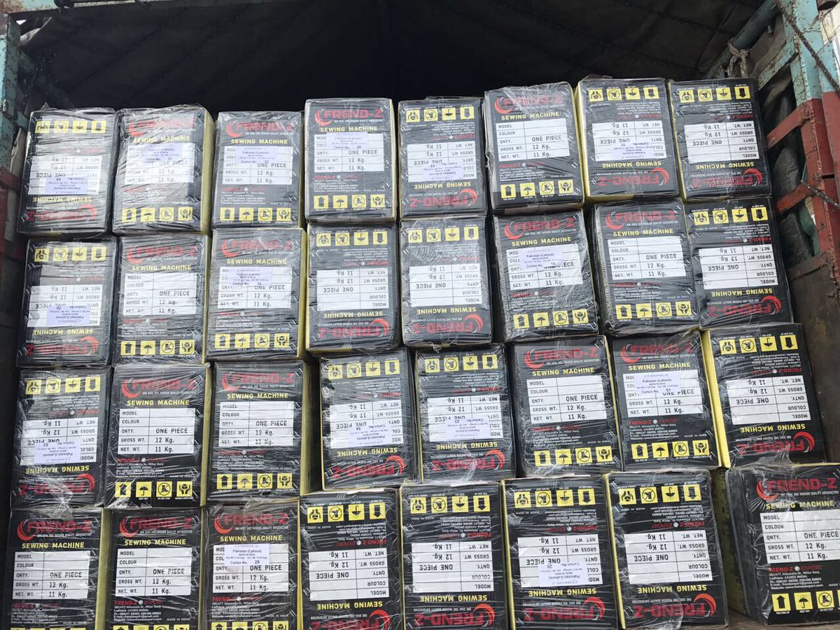 frendzexport's tweet image. More shipment to Pakistan 😊🇵🇰
#frendzexport #sewing #machine #export #business #india #pakistan #dubai #nepal #myanmar