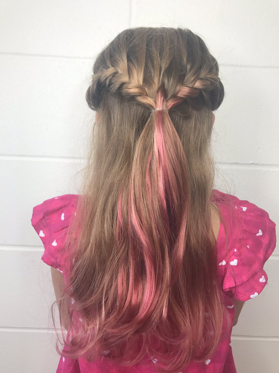 Viral shampoo is so much fun!! Stays in for just a few washes and is perfect for back to school!! Comes in many colours too!! #reddeersalons