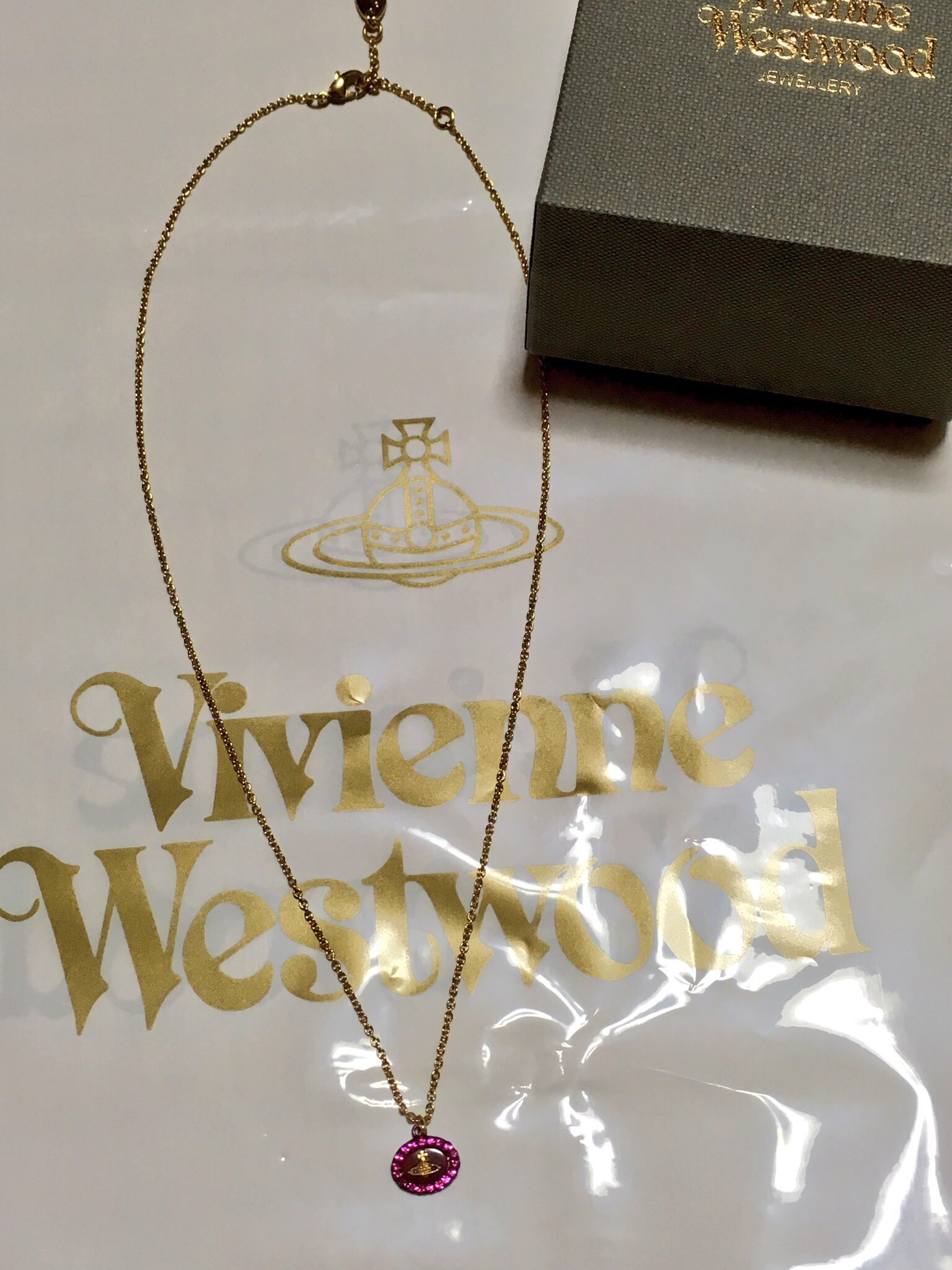 Marie 今日は御殿場アウトレットでヴィヴィアンでお買い物して来た ずっとヴィヴィアンのアクセサリーが欲しいと思ってて 1度も買った事が無かったけど念願のネックレスを買えた 本当はロングチェーンの立体のネックレス欲しかったけど まず Marie 今日は御殿場アウトレットでヴィヴィアンでお買い物して来た ずっとヴィヴィアンのアクセサリーが欲しいと思ってて 1度も買った事が無かったけど念願のネックレスを買えた 本当はロングチェーンの立体のネックレス欲しかったけど まず