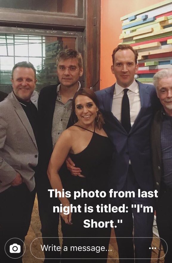 _imd0ctr__twn's tweet image. Hey @JessicaVosk I just want to say I TOTALLY get your pic! #StoryOfMyLife #Short #ImFunSized 😂🤷🏻‍♀️💙💚