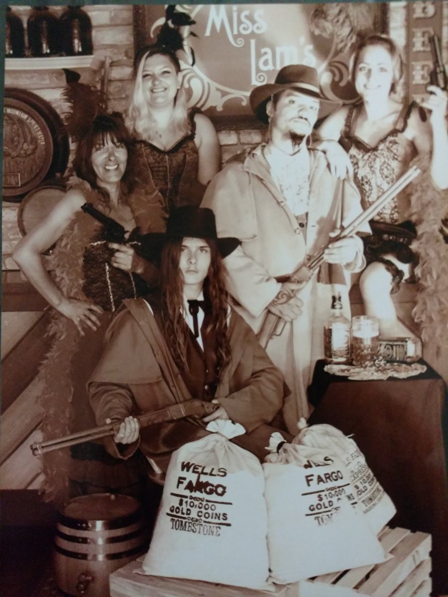 TheHornedOne tweet media