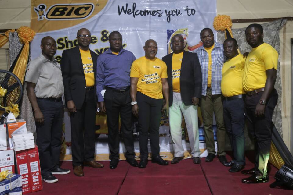 DemolaExpoze's tweet photo. Representatives from @BiCShaversNG , #NIPEN and #CFAO present at the #ShaveAndRealizeYourDream first draw in Onitsha https://t.co/I9Qctl2WhZ