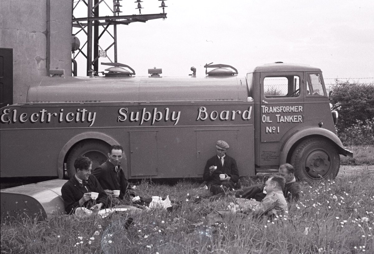ESBArchives's tweet photo. The original Electric Picnic, 1930s! Wishing festivalgoers a great weekend from all at https://t.co/hfffNct7VE @ElectricIreland @EPfestival https://t.co/bpGjINt0A5
