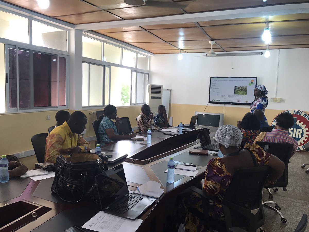CSIR_SARI's tweet photo. CSIR-SARI with support from TLIII organized brainstorming workshop to bridge gender productivity gap @tropicallegumes #csirsari #TLIII https://t.co/6t38jxJTdb