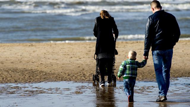 'Kinderen ervaren minder stress als voogdij eerlijk verdeeld is'. zorgaanbieders.nl/?nieuwsbericht…