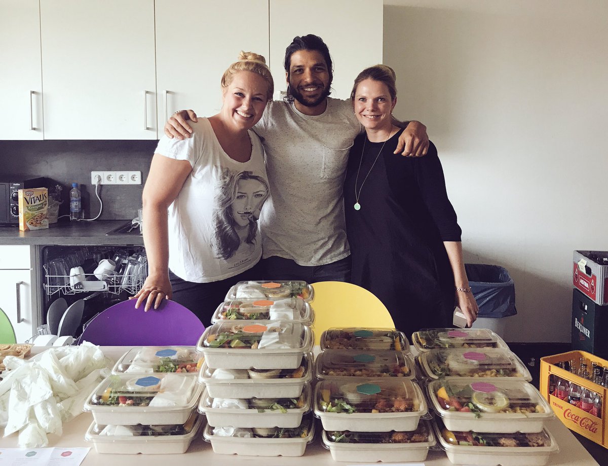 METROXcel's tweet photo. Happy to have @shivram_as, #Founder &amp; CEO of @SmunchSays delivering Smunch in Person today! 😍 #BonAppeTech https://t.co/eEn9Tb3Q3f
