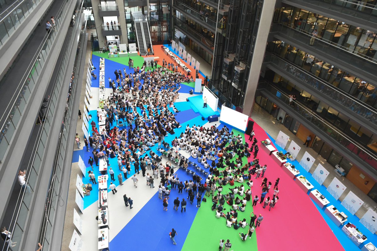 RetoTech's tweet image. Muy pronto lanzamos #RetoTech18. 20 centros de Primaria y 45 centros de ESO (25 que hayan participado en la 1ª Edición). ¡Estad preparados!