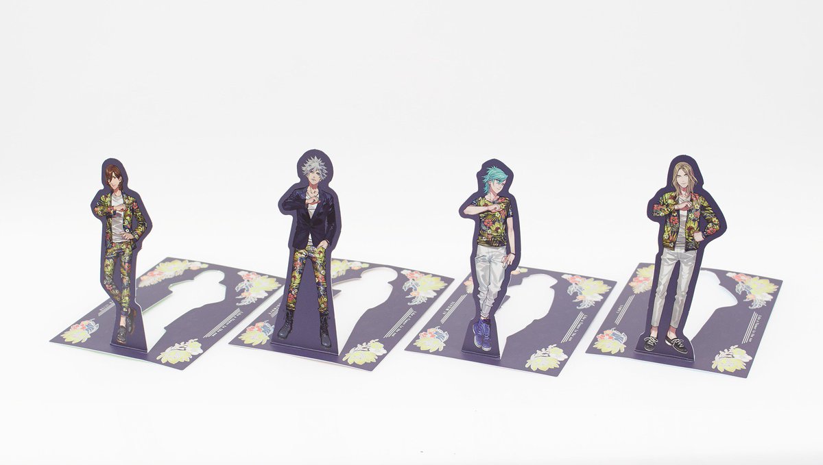 utapri_traca's tweet photo. 「うたの☆プリンスさまっ♪ Brilliant Selection Card」にはこだわりのギミックも！アイドルたちをポップアップさせて揃えられるカードや、綺麗に透けるクリア素材のカードなど、集めるだけではない楽しみ方もたくさん！（3/4）#utapri_traca https://t.co/CbobUSdAVu