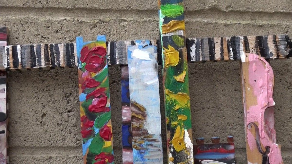 B_Behaviour's tweet photo. Video about #JanTurner and how he makes his 'Splinter Group' paintings https://t.co/ovURxTWTSH https://t.co/HquybUalzG