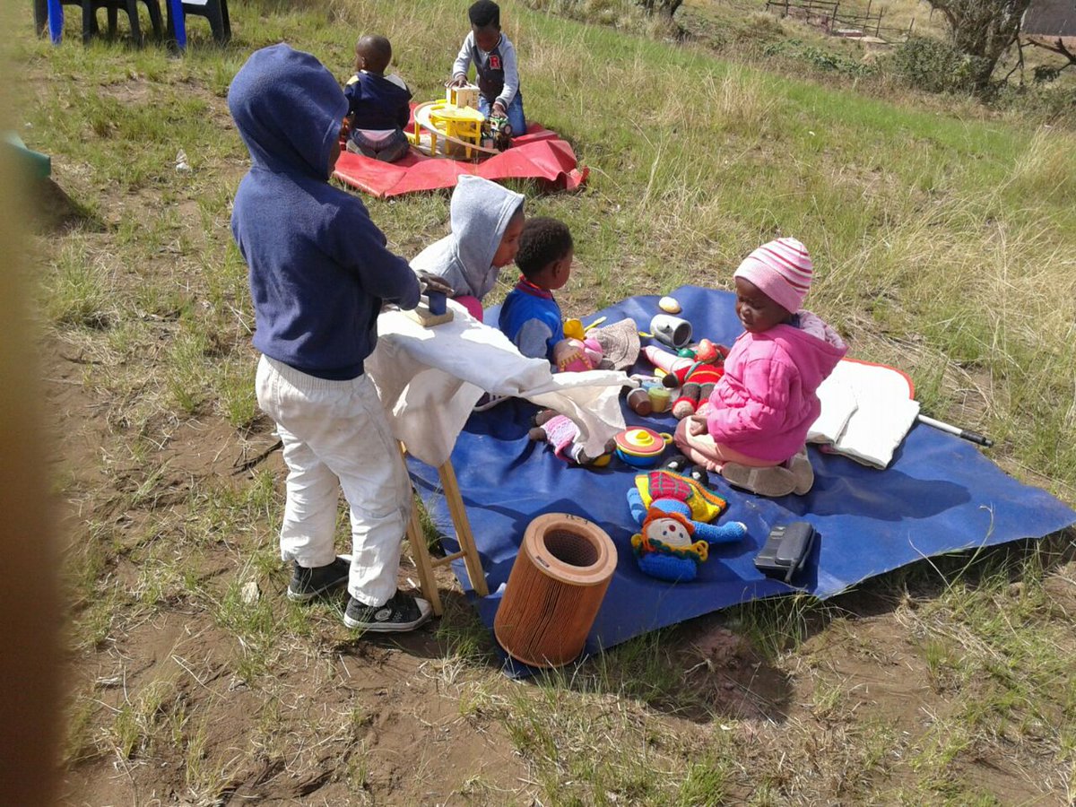 LETCEEGreytown's tweet photo. Sbu out with the one Mobile Toy Library. Our kids love the play sessions!

#tlasa #letcee #toylibrary #ruralliving #kids https://t.co/FZOV0itXB8