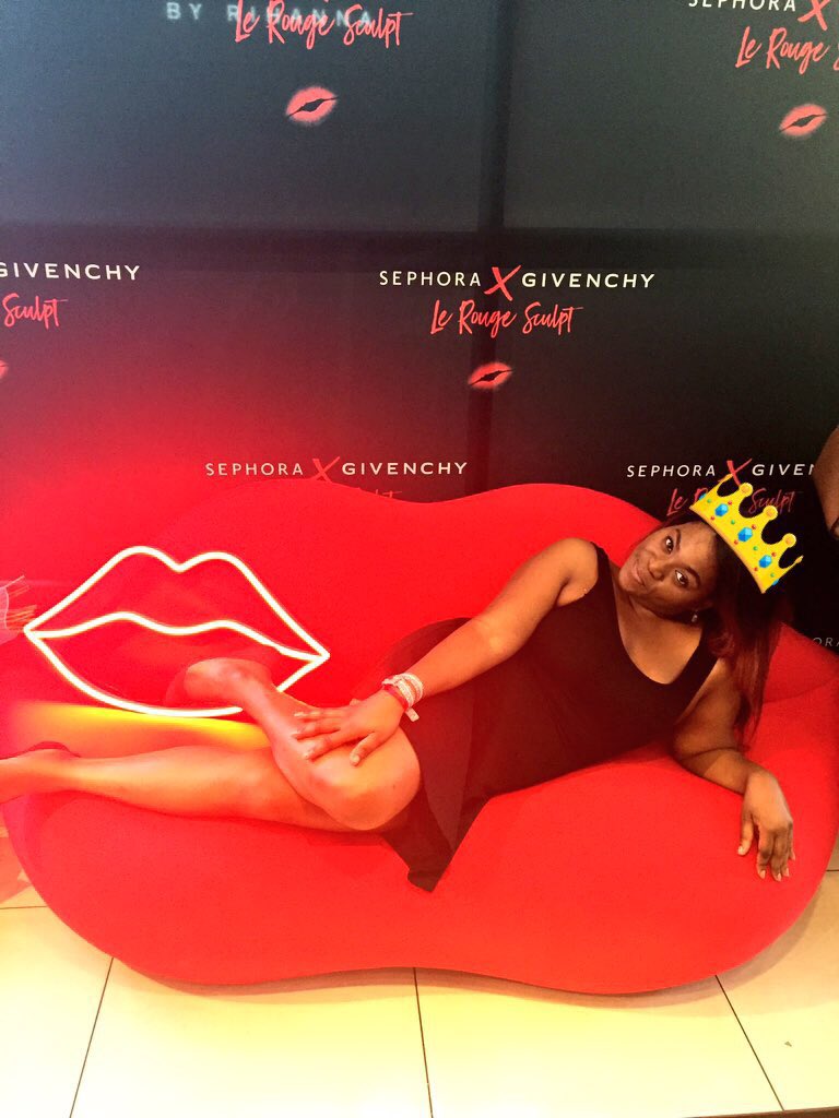 TheQueenSeyda's tweet photo. #sephoraxgivenchy #givenchy #lerougesculpt #avantpremiere #lipsonfleek https://t.co/judRsIkXvF
